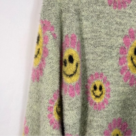 Forever 21 Pastel Green Eyelash Knit Fuzzy Floral Happy Smiley Face Sweater S - Picture 3 of 5